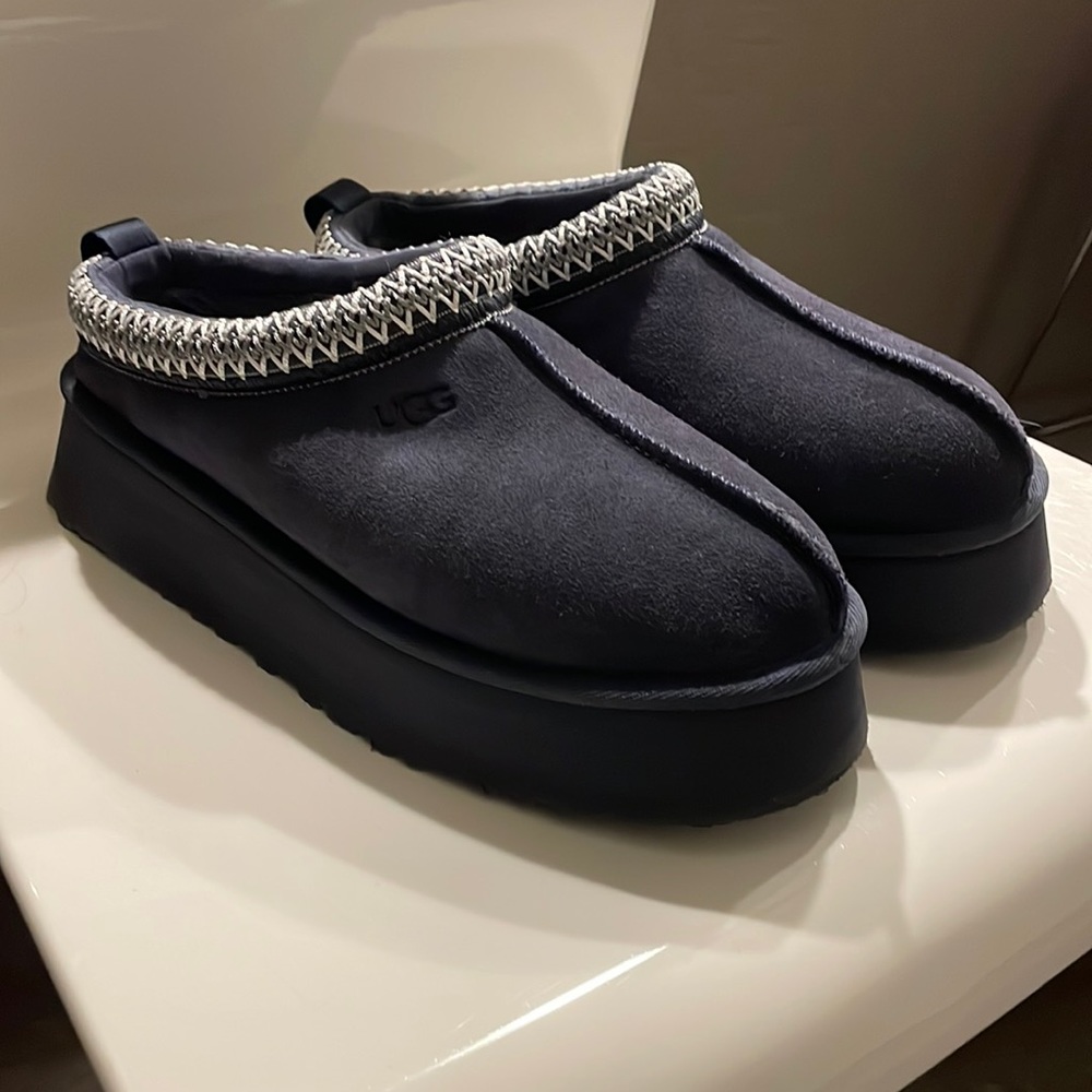 Ugg tazz slippers